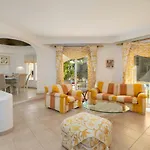 Casa De Gales - *